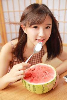 打扑克剧烈摇床不盖被子不打马赛克